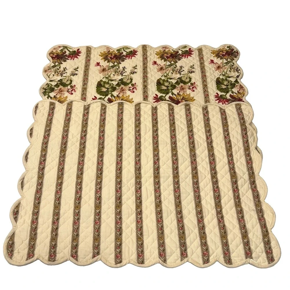 Williams Sonoma Vtg 2 English Country Garden Placemats Cottage Quilted Scalloped